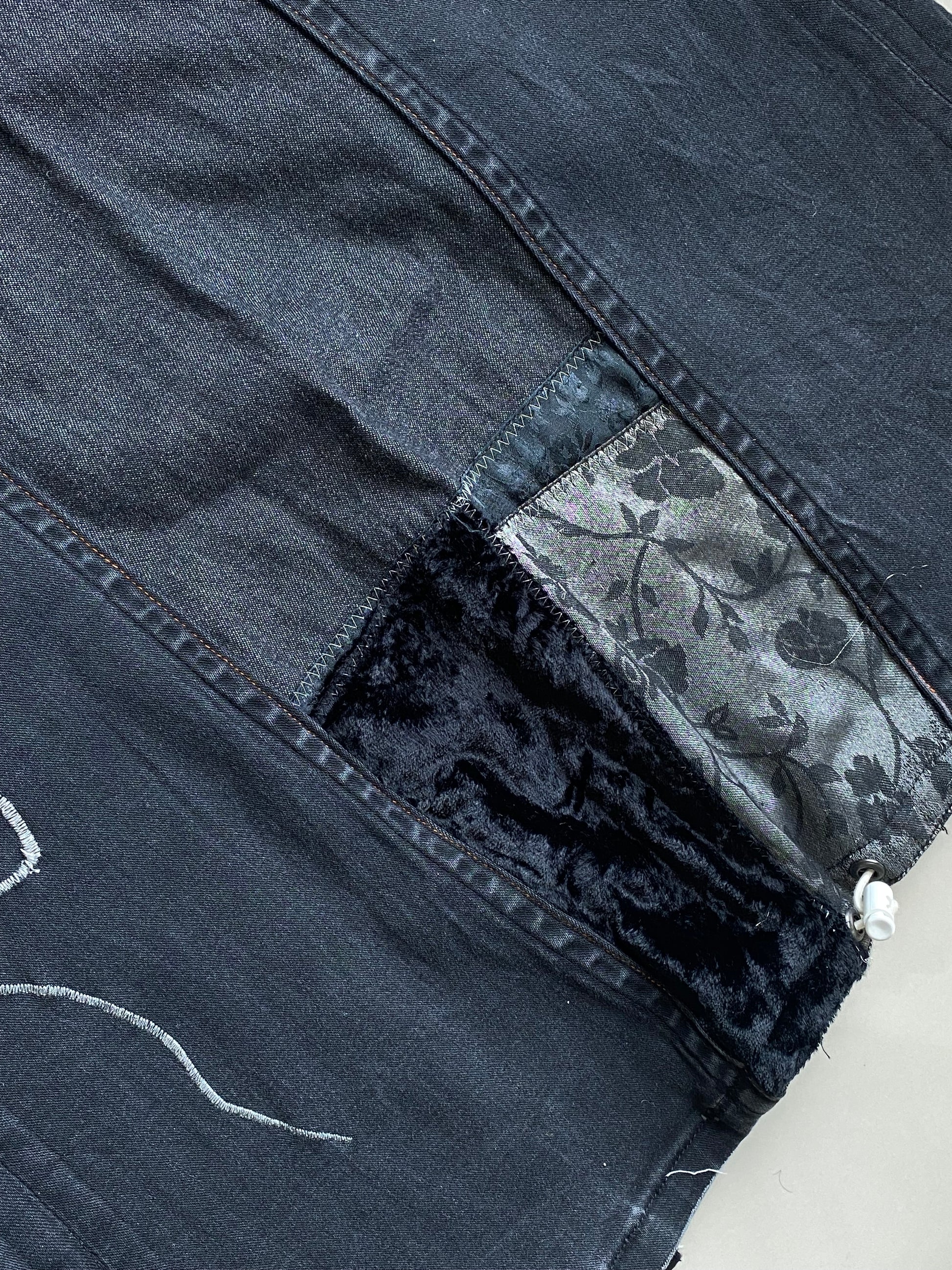 Genes Skirt - Black Velvet Denim